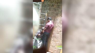 Cheating bhabhi giving blowjob in garden – Hidden cam mms