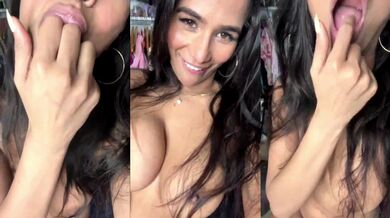 Poonam pandey naked boobs and pussy show