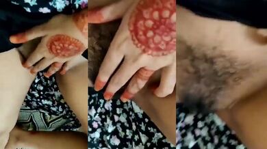 Desi girl exposing her hairy black chut in video call