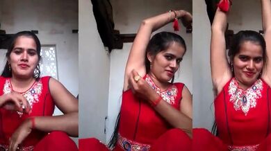 Rajasthani Bhabhi showing hairy armpits and pussy in video call