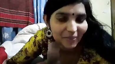 Beautiful Bihari Bhabhi sucking cock of her lover