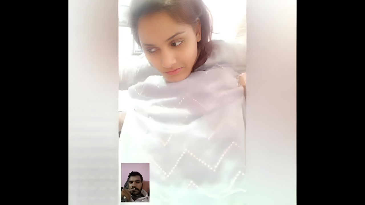 Desi49 Bhabhi Nude Sex Chat with Lover – Viral Desi MMS Clip
