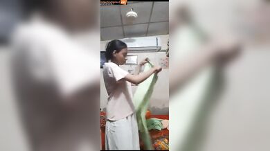 Nerdy college girl dress change naked viral video