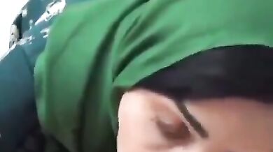 Hijabi bhabhi nicely sucking lover’s dick