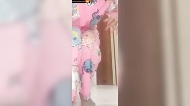 Web series pornstar Tina Nandi nude pussy fingering live