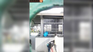 Ahmedabad BRTS bus stop aunty viral video