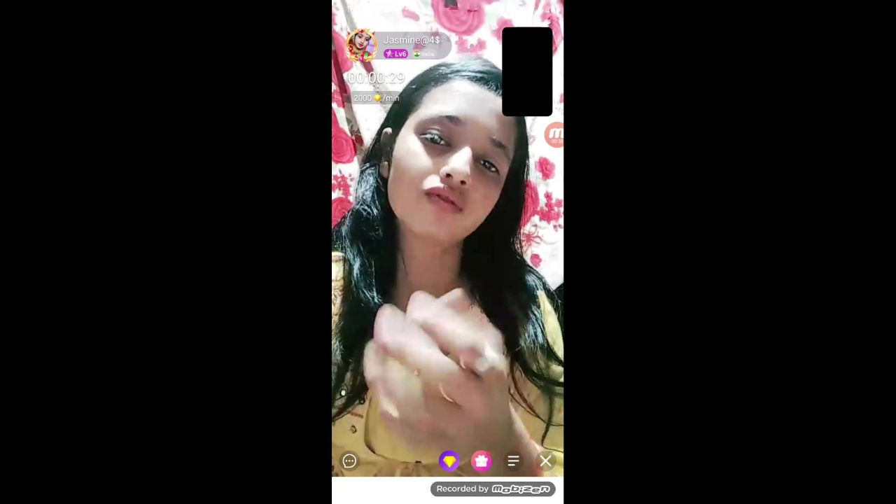 Steamy Desi Jasmine’s $4 Chamet Live – Viral Desi MMS Clip