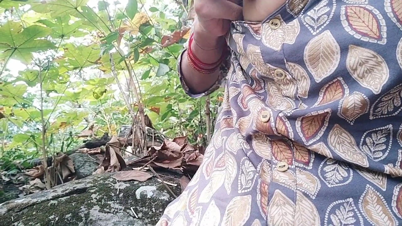 Desi Girl’s First Time Passionate Fuck with Local Boyfriend – Tight Pussy in Viral Desi MMS