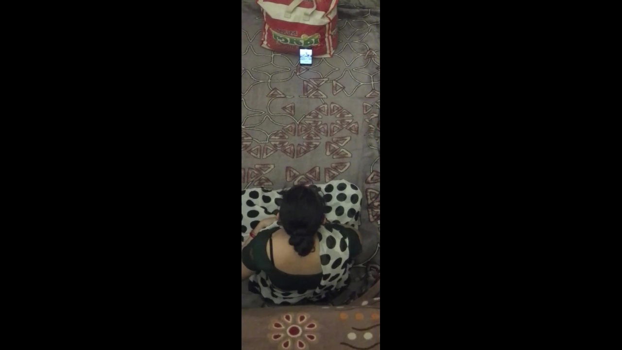 Hot Bhabhi Shows Off in Steamy Desi49 MMS Video