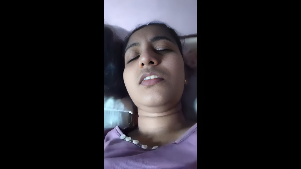 Desi49 Horny Bhabhi Teases Big Ass with Spanks and Moaning – Viral Desi MMS Clip