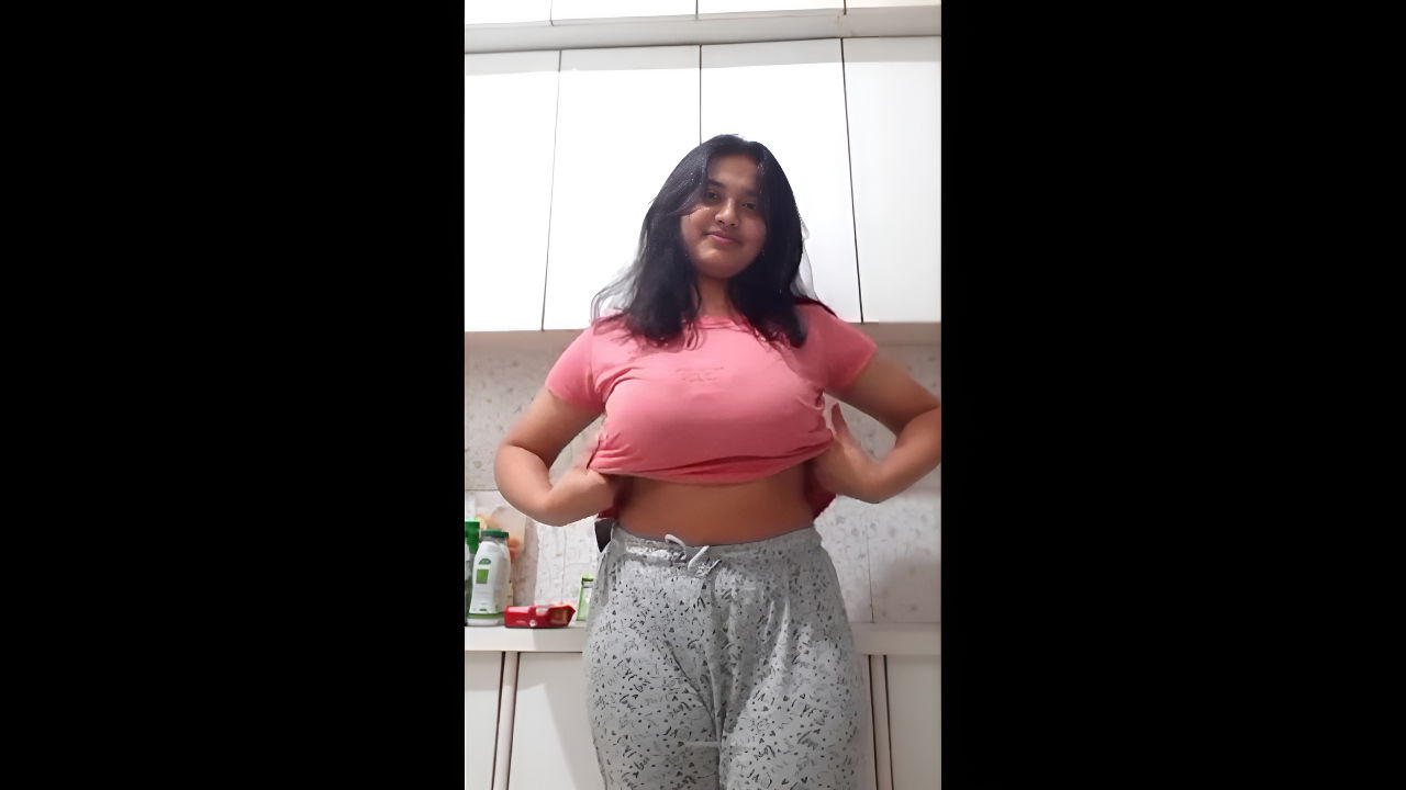 Desi49 Aunty Bhabhi Sizzles in Viral Desi MMS from Hot Indian Web Series