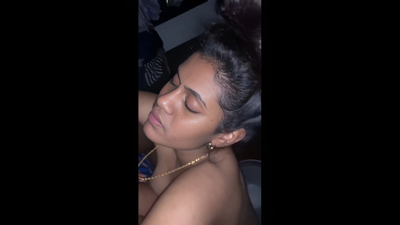 Cheating Bhabhi’s Steamy Desi MMS: Aunty Caught in Viral Indian Web Series Clip on Desi49