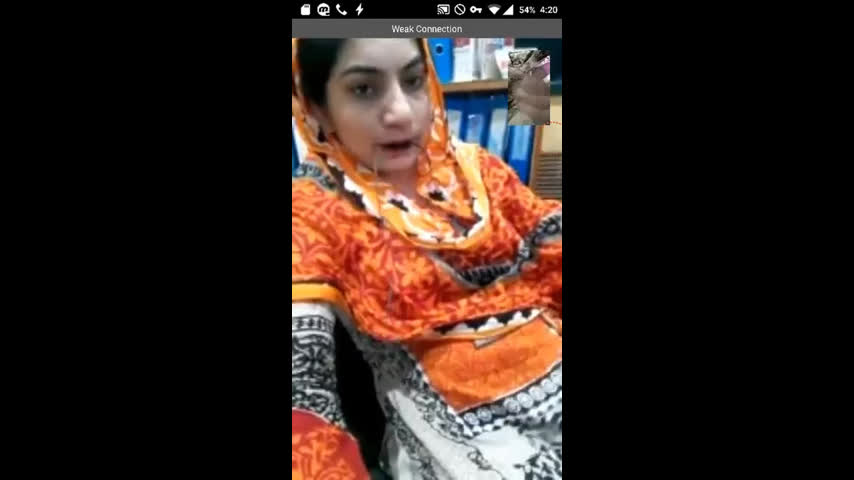 Wild Desi Paki Babe’s Steamy VC Fun During Office Night Shift – Viral Desi MMS