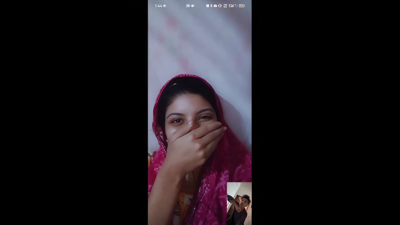Viral Desi Babe’s Horny Pussy Show and Tiny Boobs on Video Call for BF