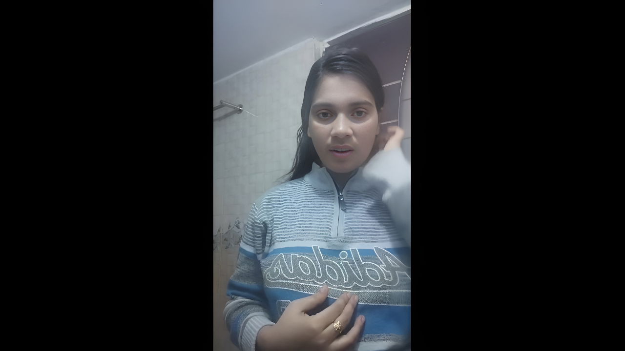 Viral Desi MMS: Hot Mallu Aunty in Steamy Desi Video from Indian Web Series